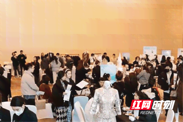 一站式婚礼主持神器：专业主持，全方位满足婚礼主持需求