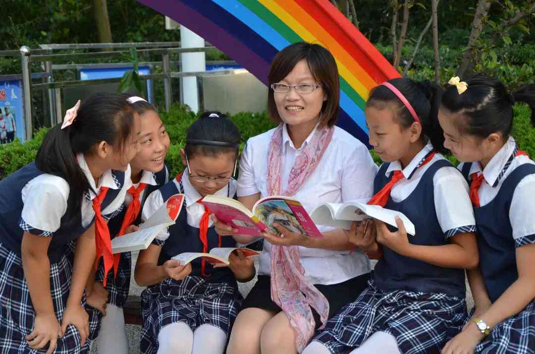 AI辅助高效撰写学术论文：智能写作新篇章