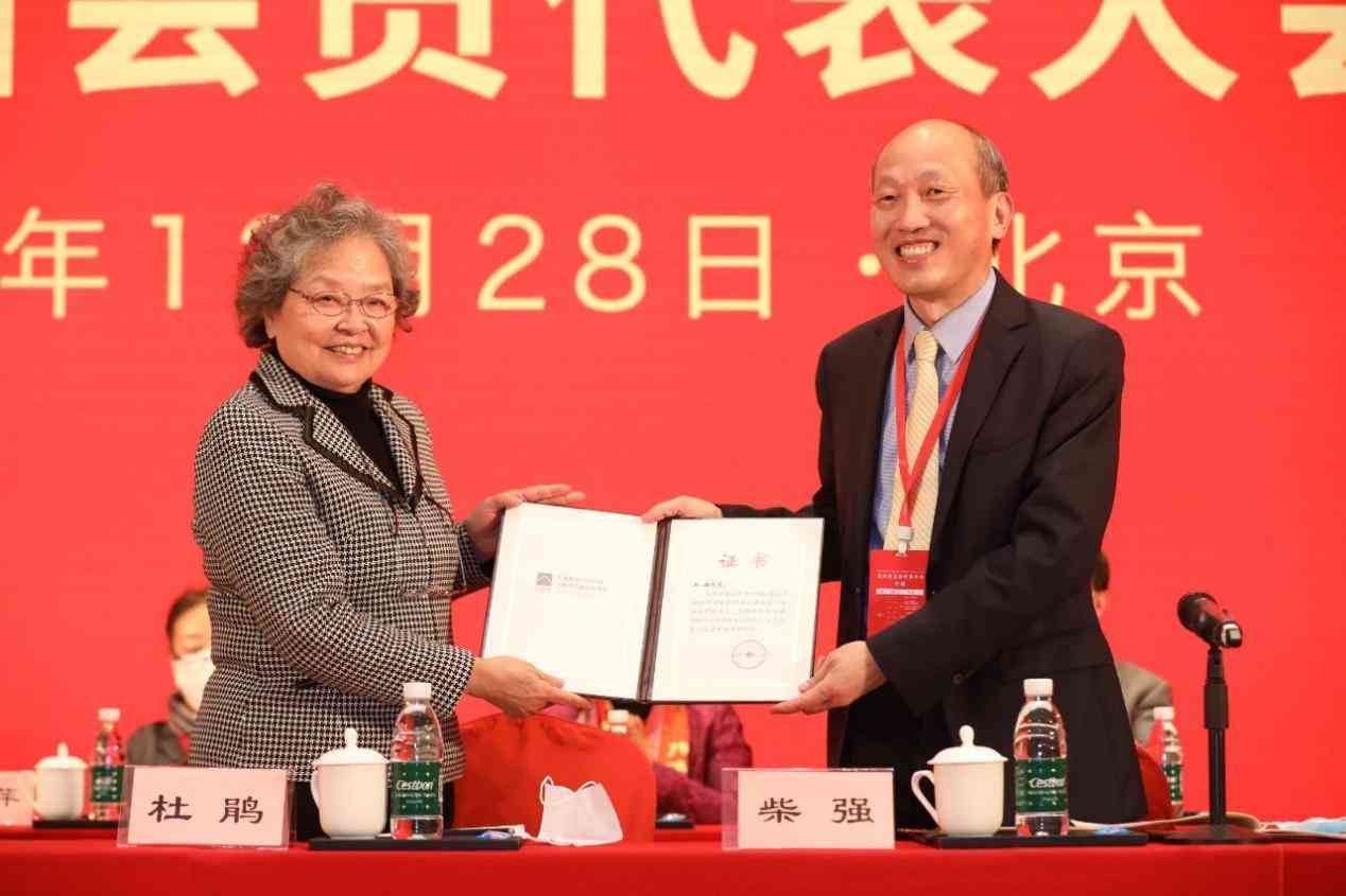 高校学生依AI完成作业引担忧：智能助手介入学术诚信如何应对？