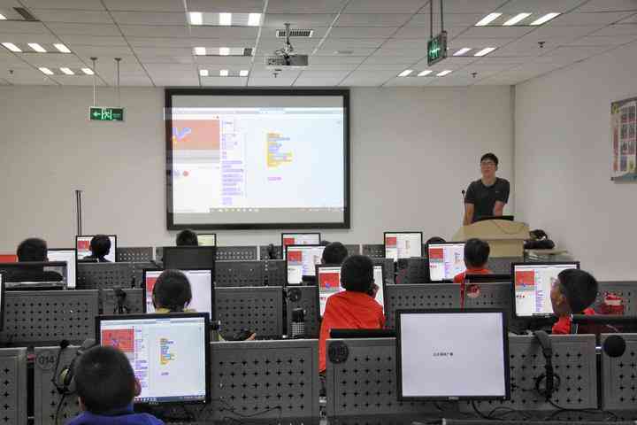 AI脚本撰写全攻略：如何高效利用人工智能创作各类脚本与解决常见问题