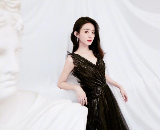 夸奖文案：中英双语精美句子与形容撰写佳句的称赞表达