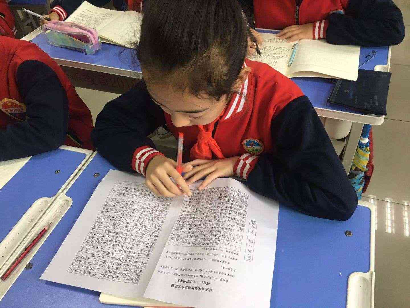 华为手机专属作文辅助软件：助力文思泉涌