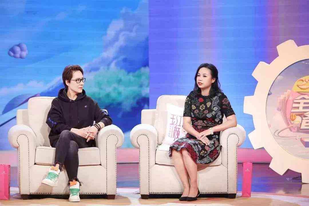 融合创新思维：基于关键词的创意写作论文选题探讨