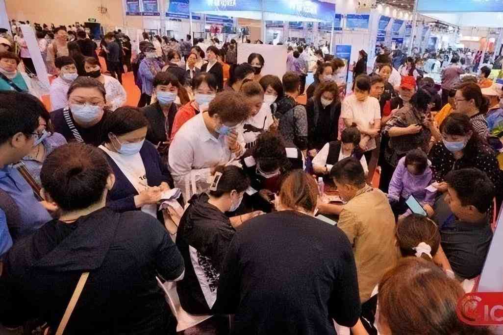 探索AI在各行业中的应用：全面解析人工智能如何推动产业变革与未来发展