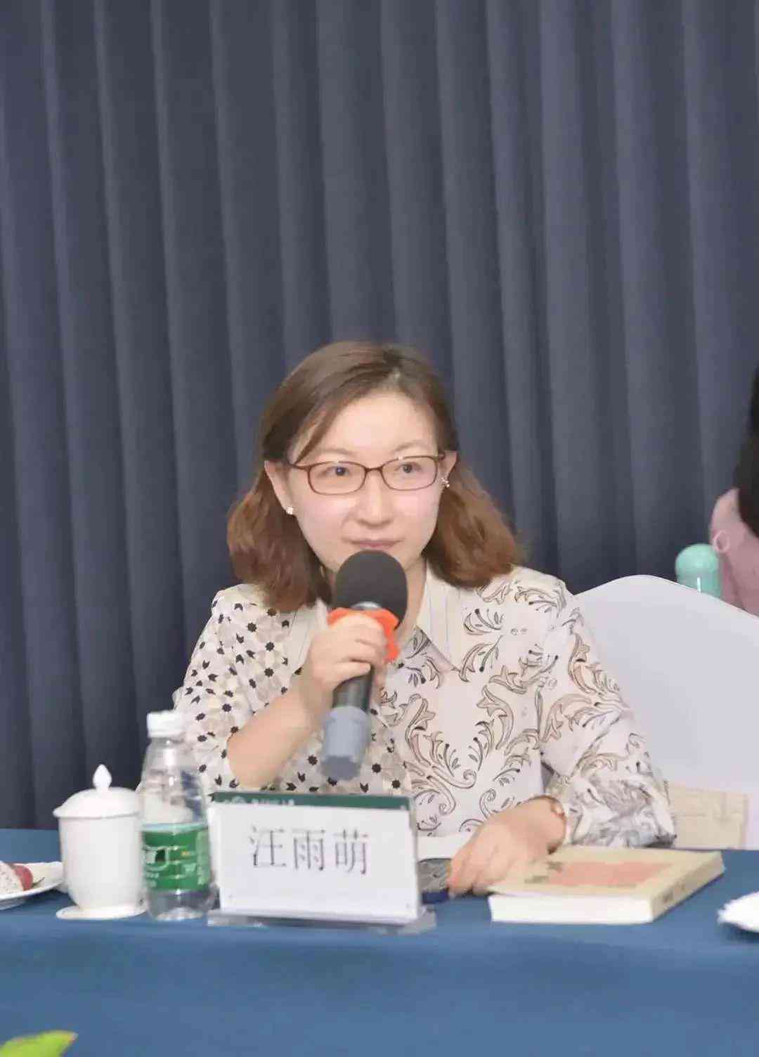 '智能AI辅助写作：实践报告一键在线生成工具'