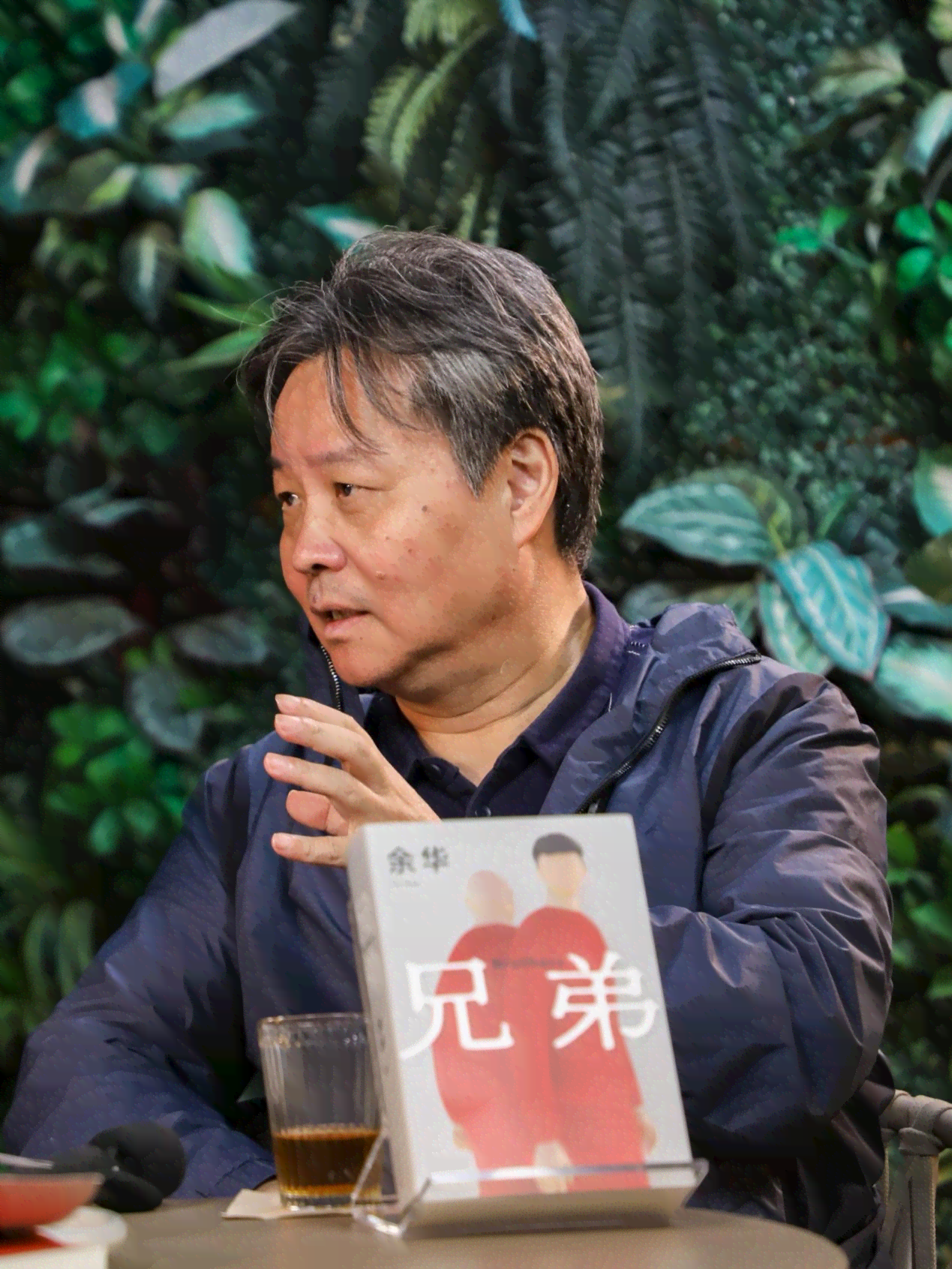 深入剖析余华作品中的现实关怀与文学价值