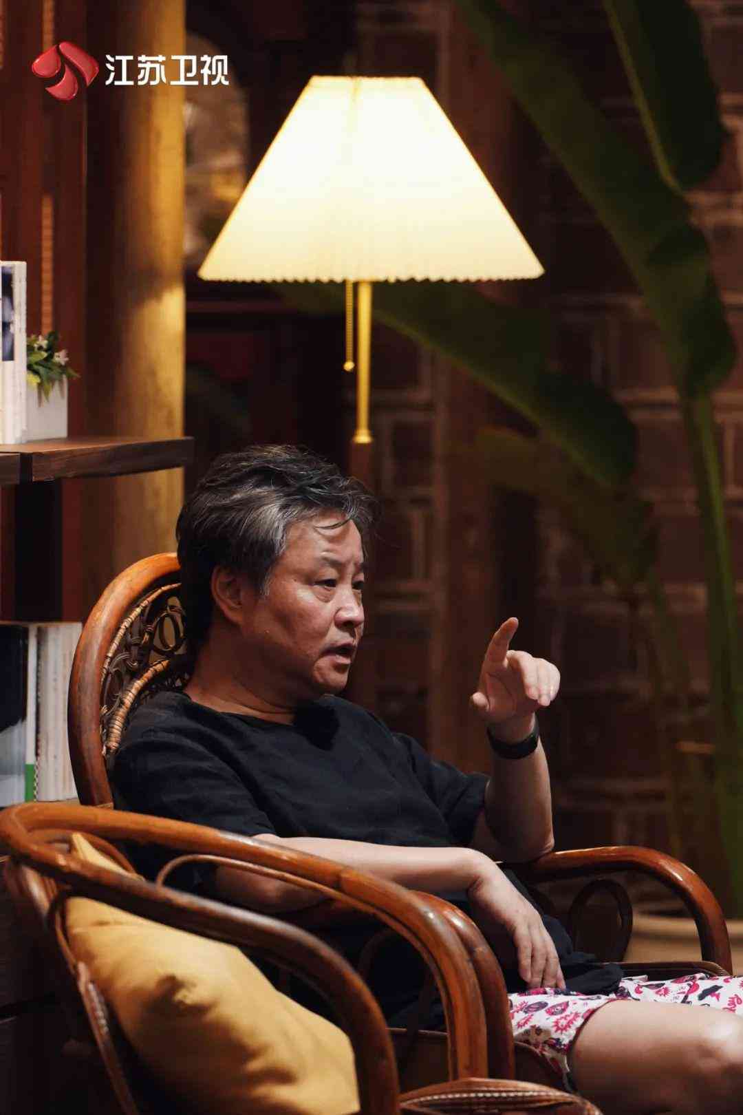 著名作家余华剖析写作心得与创作秘诀