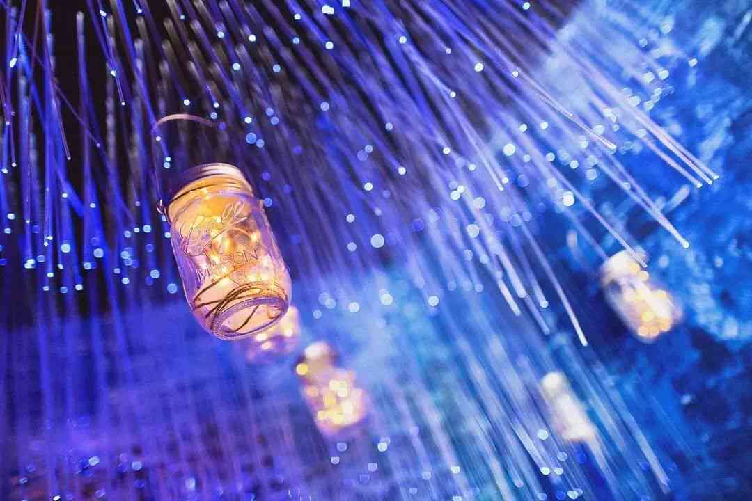 梦幻星火：最唯美的光影交织