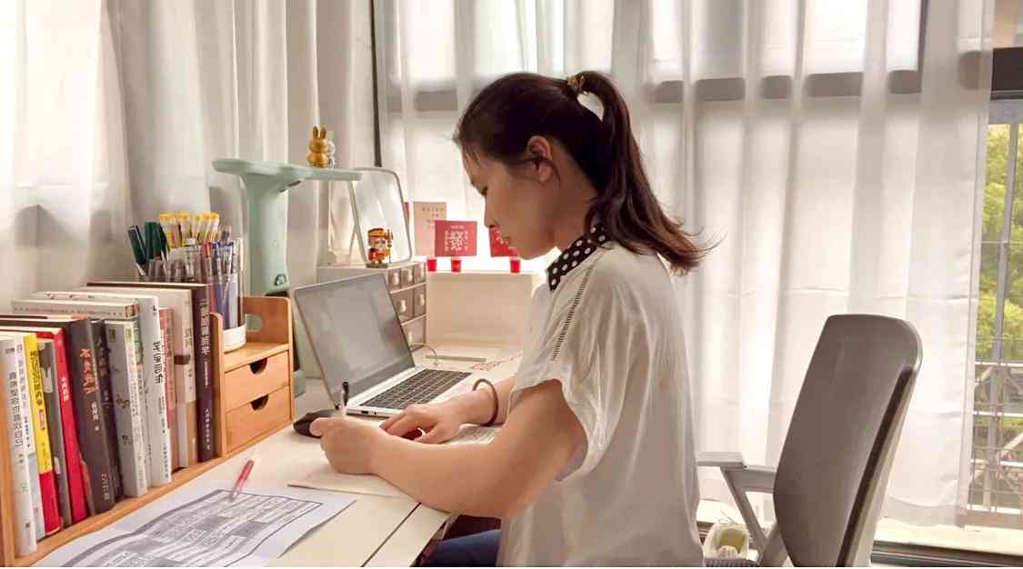 2023年AI写作手机应用推荐：全面覆写作辅助与文本生成需求
