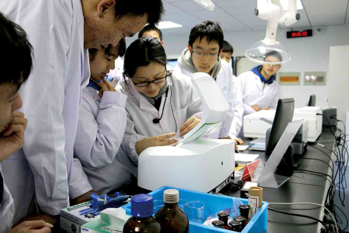 '人工智能写作助手效果评测：实用性与便捷性分析'