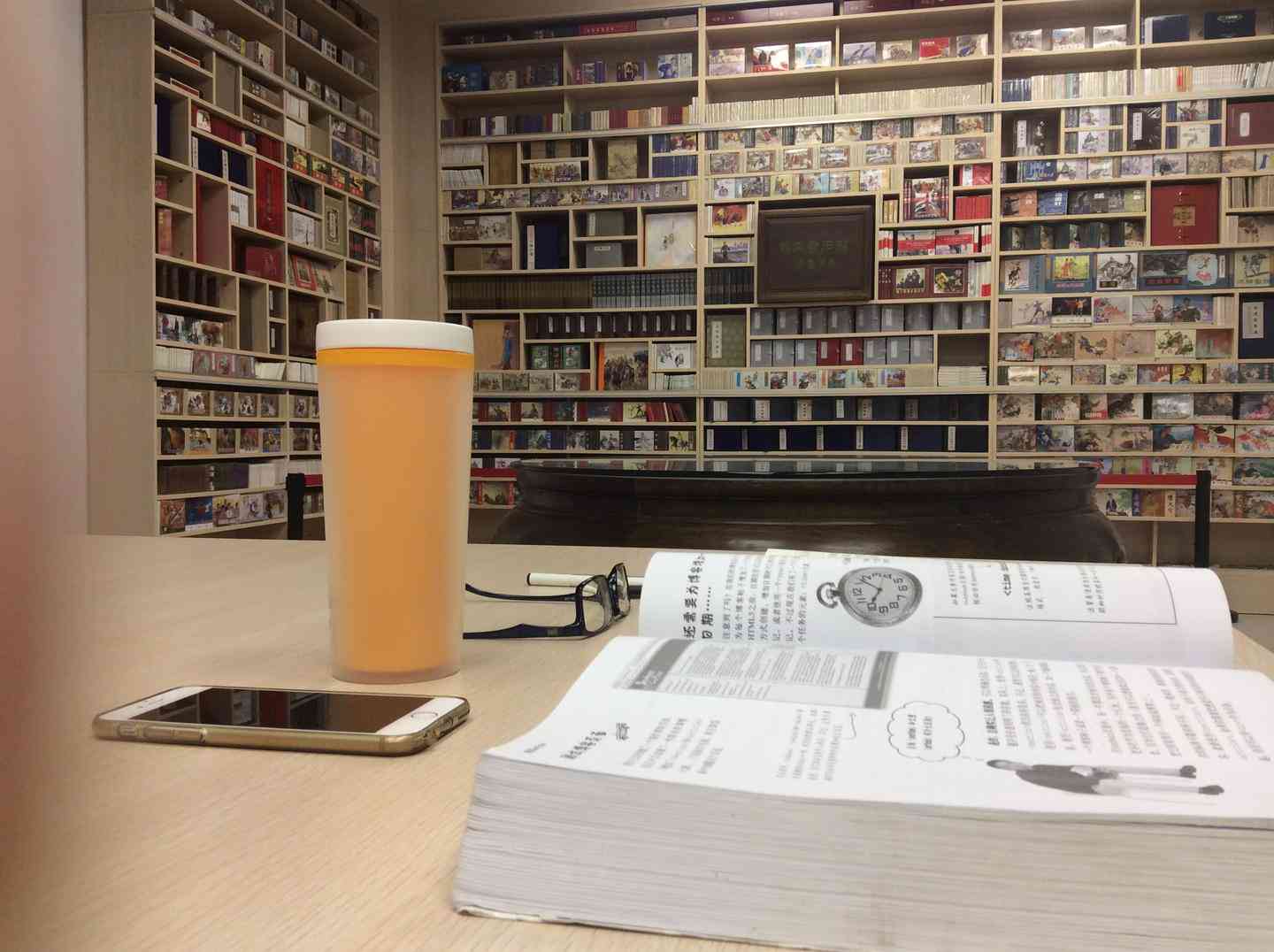 '运用AI技术高效打造吸引眼球的探店文案攻略'