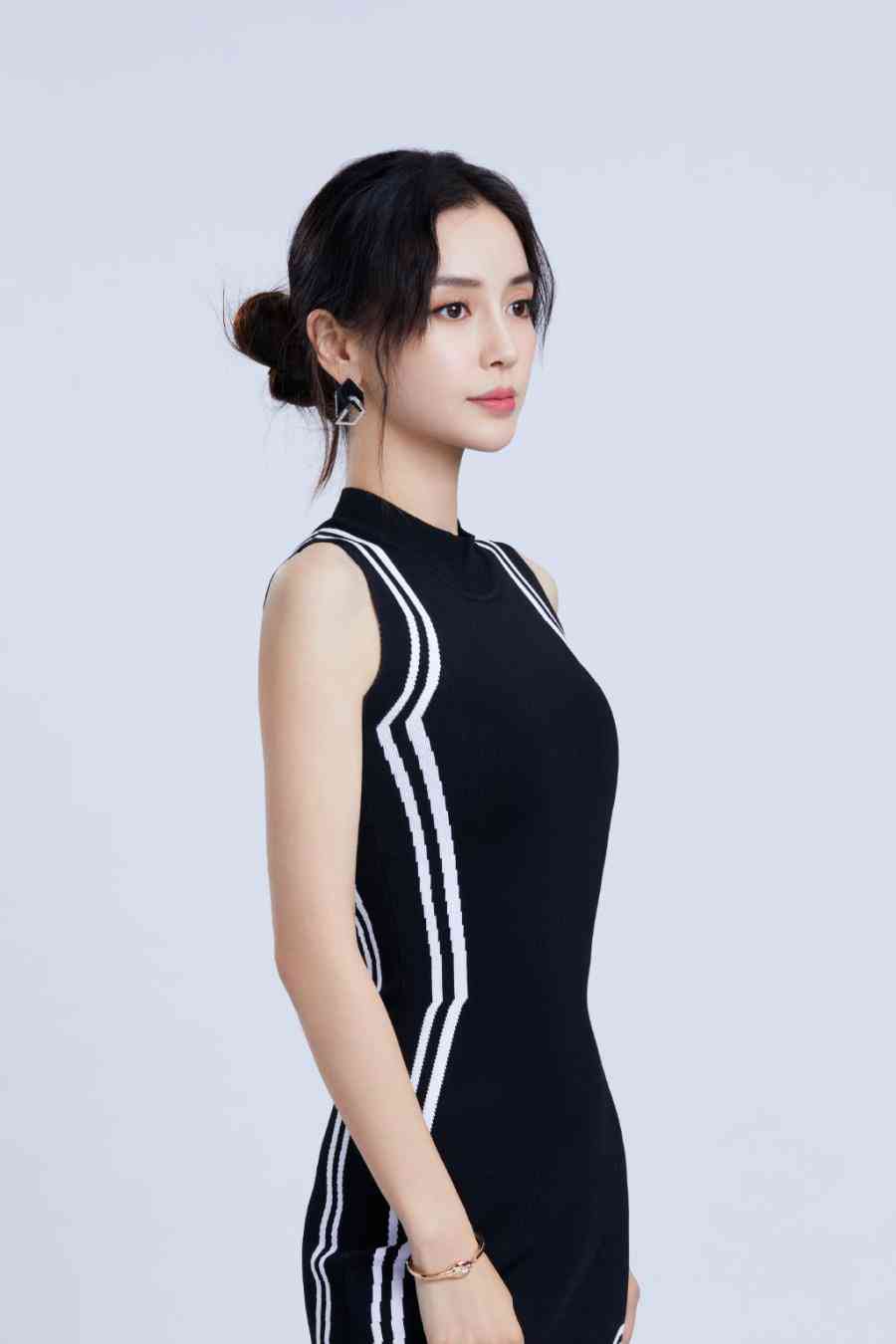 如何撰写引人入胜的AI软件赞美文案，彰显其越价值与魅力