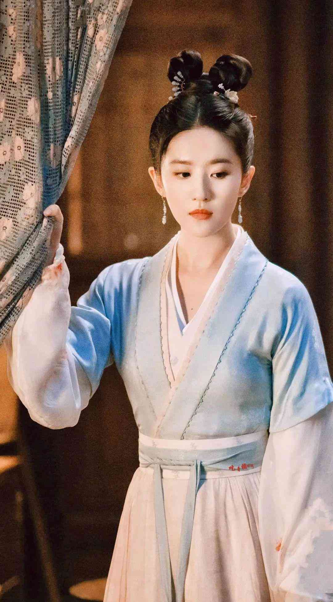 'AI辅助服装文案创意设计教程'
