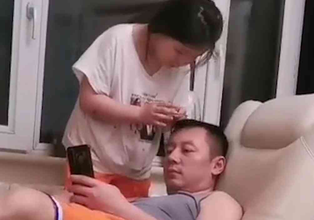 ai小姑娘文案短句
