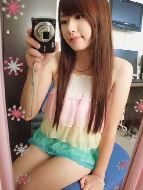 台湾人气嫩模妮妮最新写真照片