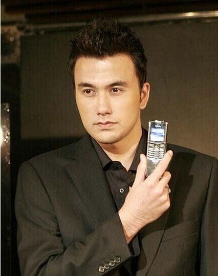 黄志玮酒驾被捕图片曝光 混血儿黄志玮个人资料及微博图片 重楼扮演者黄志玮女友图片