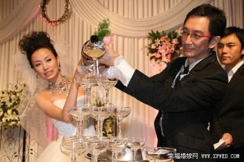 石洋子新欢男友是谁? 网曝吴启华千万买断女儿抚养权揭石洋子新欢男友个人资料照片背景