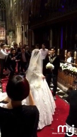 周杰伦昆凌婚礼图片视频首曝光 周杰伦调皮再扔捧花揭秘周杰伦婚礼50位亲友宾客名单