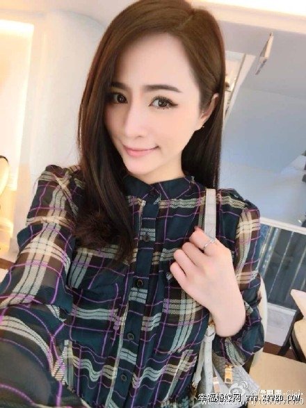 非诚勿扰侯思思个人资料 小佘诗曼侯思思美艳私房照揭其胸围身高家庭背景微博