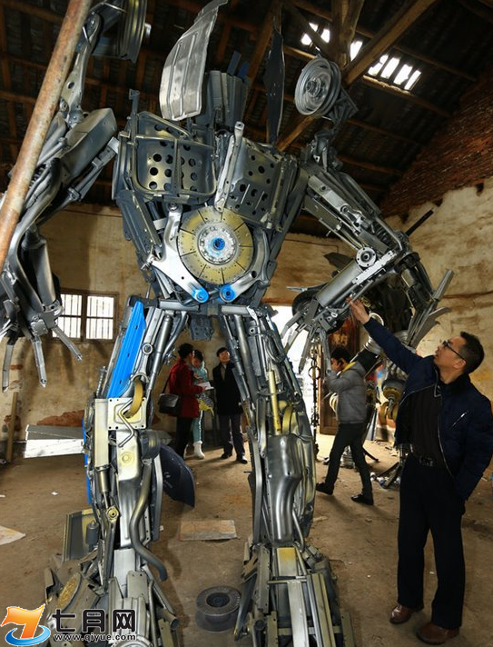 父子制作变形金刚年入百万图片曝光
