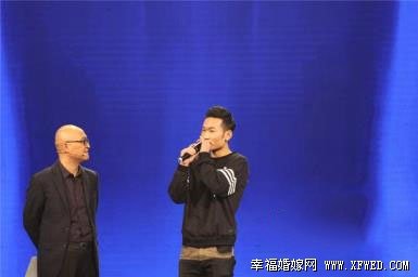 非诚勿扰汪玲露和谁牵手成功 揭其男友萧泽轩个人资料照片背景