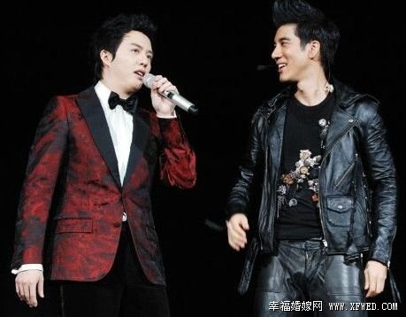 王力宏李云迪到底什么关系? 网曝王力宏跨年演唱会落泪表白视频地址揭王力宏李云迪为什么分手原因内幕