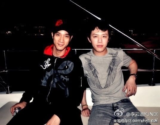 王力宏李云迪到底什么关系? 网曝王力宏跨年演唱会落泪表白视频地址揭王力宏李云迪为什么分手原因内幕