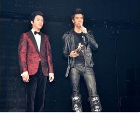 王力宏李云迪到底什么关系? 网曝王力宏跨年演唱会落泪表白视频地址揭王力宏李云迪为什么分手原因内幕