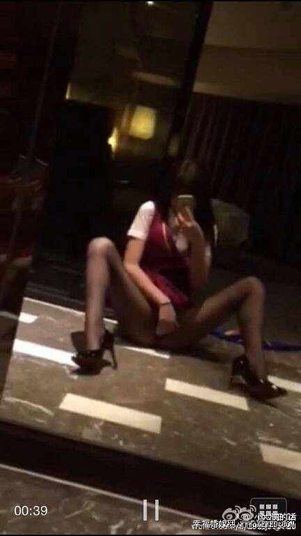 深航艳照门是怎么回事? 深航空姐刘瑞琦超规格服务视频无码照遭热搜揭其个人资料背景照片