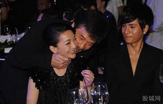 成龙抱过的女星