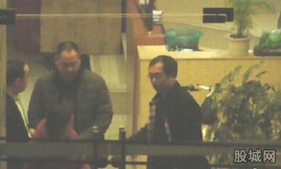 院长聚赌庭长开房