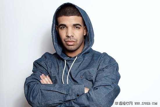 麦当娜强吻男歌手Drake视频观看地址及图片曝光 麦当娜Drake年龄差引关注揭Drake个人资料照片背景