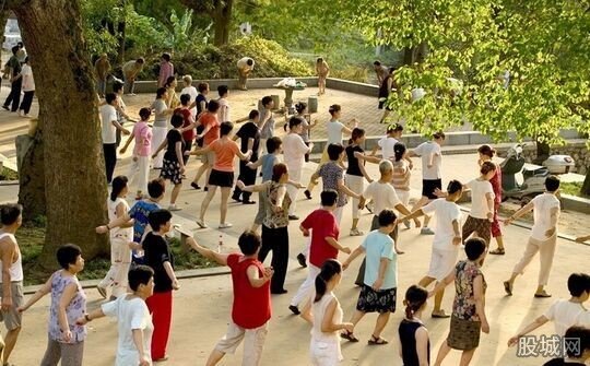 《喜欢你》走进广场舞