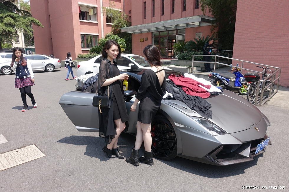 开兰博基尼卖衣服的女大学生是谁叫什么? 深扒土豪车主个人资料及家庭背景