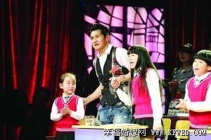 唐子宜的爸爸妈妈是谁做什么的? 唐子宜唱哭观众与曹格什么关系揭其个人资料家庭背景及年龄