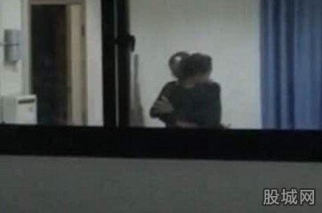 重庆老师竟与女生发生不雅行为