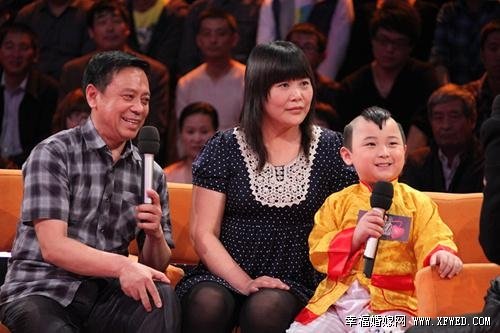 邓鸣贺为什么能上春晚原因 邓鸣贺白血病是遗传的吗揭邓鸣贺个人资料及家庭背景