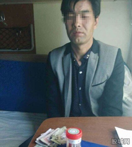 男子生殖器藏毒