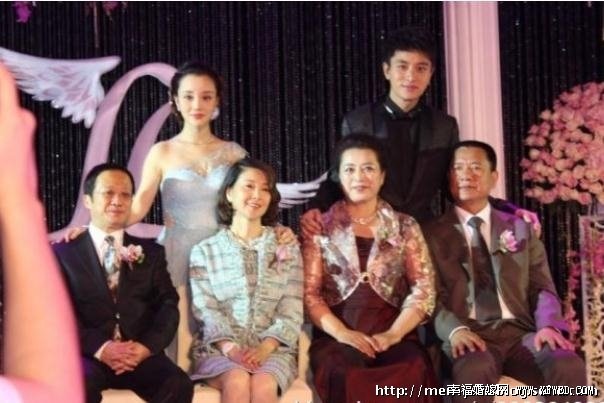 贾乃亮有多少处房子? 揭贾乃亮富二代家庭背景