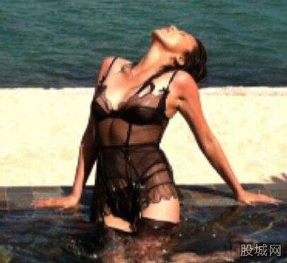 日本巨胸AV女优走红