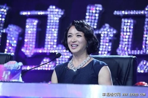 瞿颖妈妈丁家珍个人资料和贾玲什么关系? 揭丁家珍老公个人资料照片及家庭背景