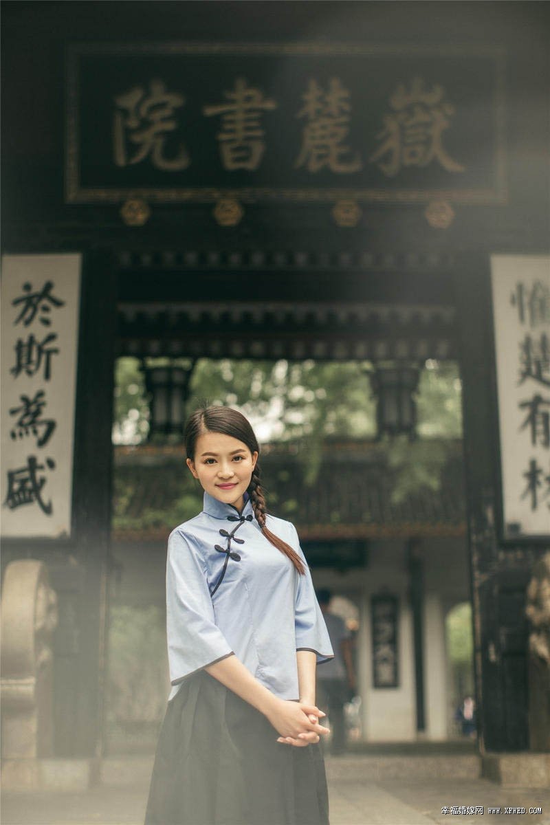 中国搏击美女主持周薇性感私房照曝光 揭其个人资料及家庭背景