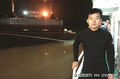 90后潜水员官东父母是谁干什么的?揭其个人资料照片及家庭背景