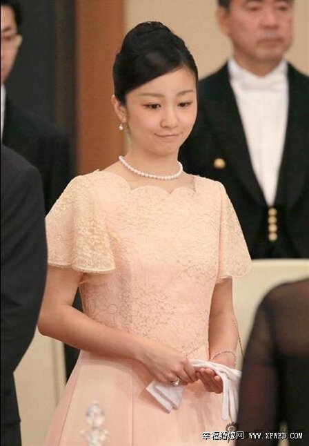 日本佳子公主结婚了没男友是谁? 佳子公主优雅出席宴会高清照曝光揭其个人资料及家庭背景