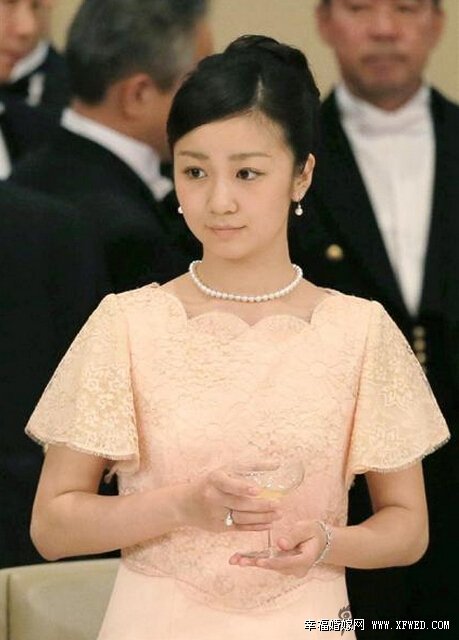 日本佳子公主结婚了没男友是谁? 佳子公主优雅出席宴会高清照曝光揭其个人资料及家庭背景