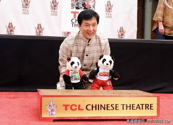 好莱坞留手印的中国人都有谁? 赵薇黄晓明好莱坞留手印是真是假?