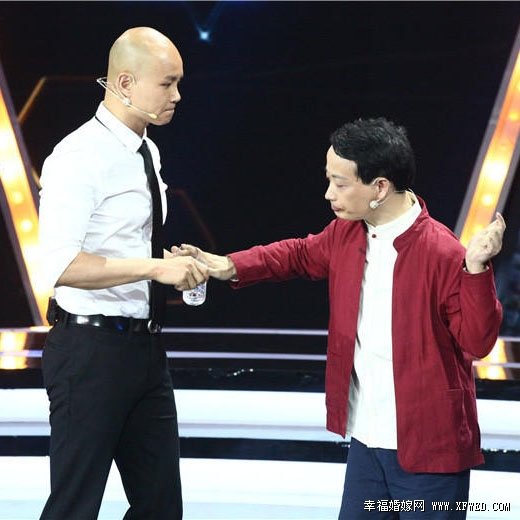 超级演说家残疾选手崔万志个人资料 乐嘉为什么发酒疯原因内幕揭乐嘉耍酒疯图片视频