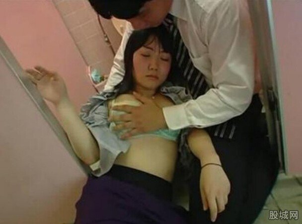 醉酒女被同学强奸