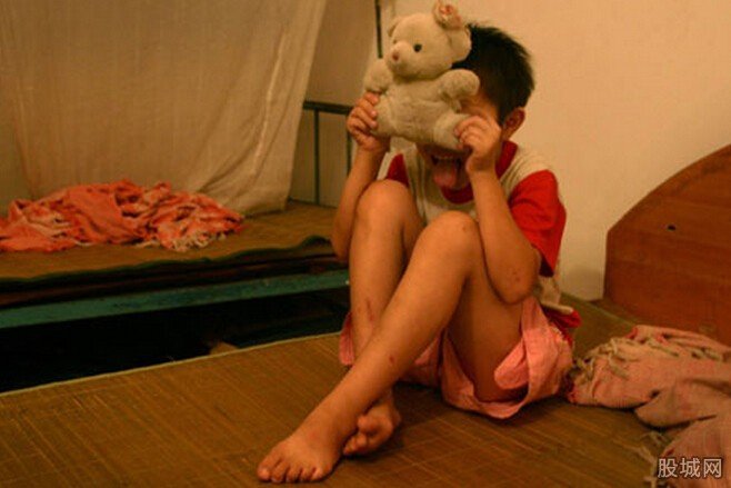 女童遭邻居诱奸两年