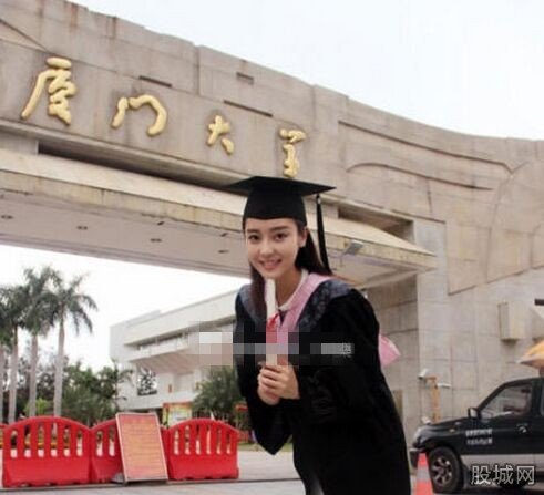 厦大美女毕业照